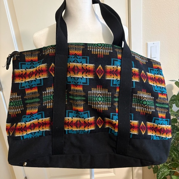 Pendleton Vibrant Patterned Tote Bag - Picture 3 of 5